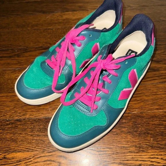 Veja Women's Green and Pink Sneakers - Picture 5 of 13